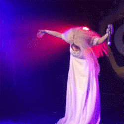 Lady Gaga GIF. Artiesten Lady gaga Gifs Hbo The monster ball tour Zo blij dat ik kon sterven 