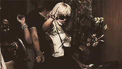 Lady Gaga GIF. Artiesten Lady gaga Gifs Artpop Lady gaga gifs Venus prestaties 