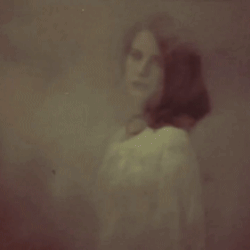 Lana Del Rey GIF. Artiesten Gifs Lana del rey Mislukken Vallend Woestijn 