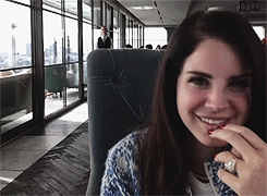 Lana Del Rey GIF. Bloemen Artiesten Gifs Lana del rey Wijnoogst Volkslied 