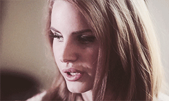 Artiesten Gifs Lana del rey glimlach 