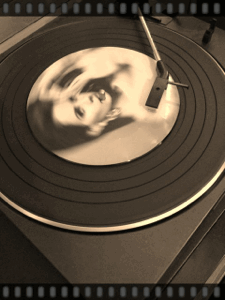 Lana Del Rey GIF. Artiesten Kat Gifs Lana del rey Glimlach 