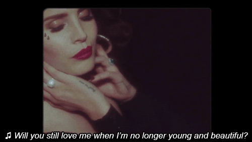 Artiesten Koningin Gifs Lana del rey glimlach leven gelukkig lachend podium prestatie born to die 