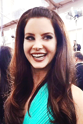 Artiesten Gifs Lana del rey verwonderd gelukkig 