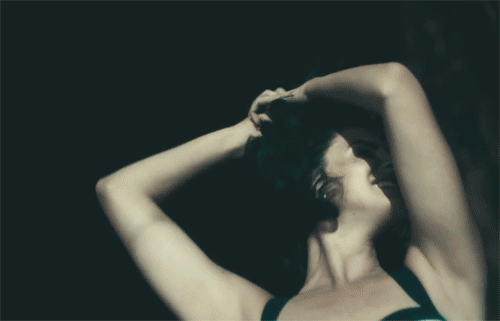 Artiesten Gifs Lana del rey 2012 glimlach mooi indie zwart en wit geboren blauw fluweel isartpop 