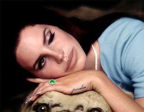 Artiesten Gifs Lana del rey blauw fluweel verdriet zomer 