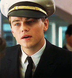 Leonardo Dicaprio GIF. Leonardo dicaprio Gifs Filmsterren Schouderophalend Zwart en wit Schouderophalen 