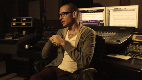 Artiesten Linkin park Gifs Chester Bennington 