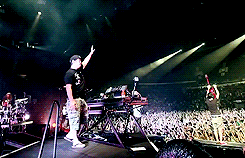 Linkin Park GIF. Artiesten Linkin park Gifs Regenboogkleurig Chester 
