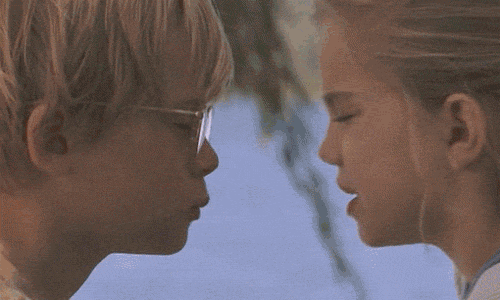 Macaulay Culkin GIF. Kus Gifs Filmsterren Macaulay culkin My girl 