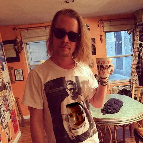 Macaulay Culkin GIF. Gifs Filmsterren Macaulay culkin Ryan gosling Mash up Tshirt 