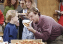 Macaulay Culkin GIF. Bioscoop Kerst Films en series Home alone Gifs Filmsterren Macaulay culkin Reactie 90s Kind 90s films Decoratie Ke 