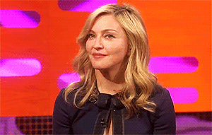 Madonna GIF. Artiesten Vogue Madonna Gifs Lachend Glimlachen Naakt Zwart en wit 