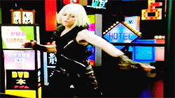 Madonna GIF. Artiesten Madonna Armbanden Zonnebril Gifs Fotoshoot Madge 