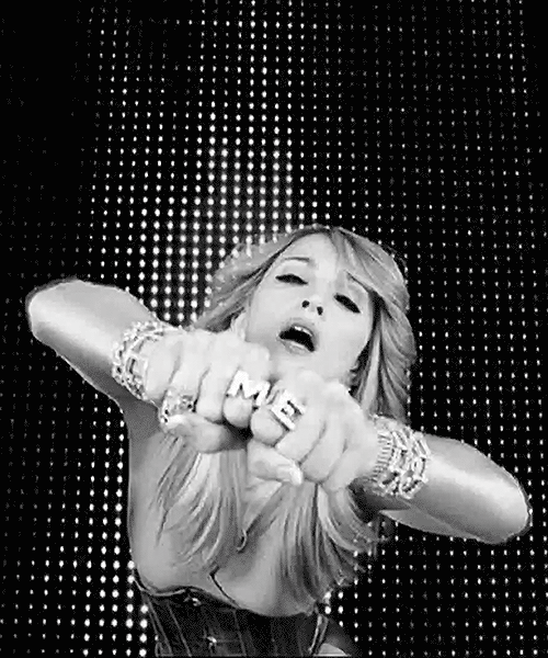 Artiesten Ringen Madonna Gifs fist bump 