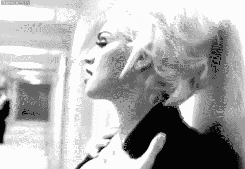 Artiesten Ringen Madonna Gifs fist bump 