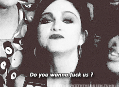 Madonna GIF. Artiesten Madonna Gifs De look Me against the music 