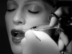 Madonna GIF. Artiesten Madonna Zonnebril Gifs Zwart en wit Material girl 
