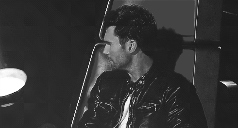Artiesten Gifs Maroon 5 misery 