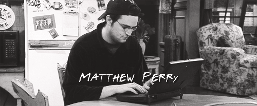 Matthew Perry GIF. Friends Gifs Filmsterren Matthew perry Chandler bing 