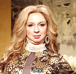 Maya Rudolph GIF. Dansen Gifs Filmsterren Maya rudolph Dans Snl Whitney houston Haal het 