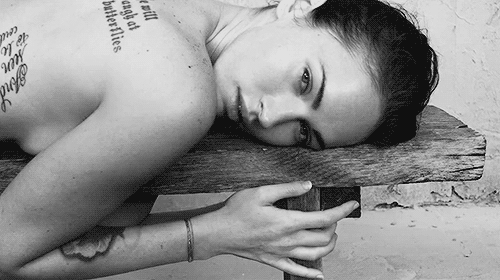 Megan Fox GIF. Gifs Filmsterren Megan fox Zwart en wit 