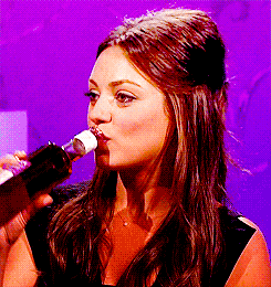 Mila Kunis GIF. Gifs Filmsterren Mila kunis Lisa frank 