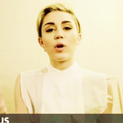 Miley Cyrus GIF. Liefde Artiesten Miley cyrus Gifs Reblog Diva Miley 23 Miley ray cyrus Orgulho 