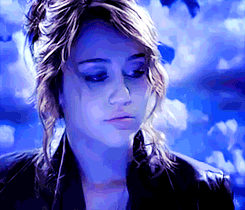 Miley Cyrus GIF. Artiesten Miley cyrus Gifs Amas2013 Wrecking ball 
