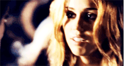 Miley Cyrus GIF. Artiesten Miley cyrus Gifs De mond vol tanden Slavernij 
