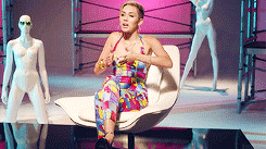 Miley Cyrus GIF. Artiesten Hannah Miley cyrus Gifs Timelapse Miley Wrecking ball Leeftijd 
