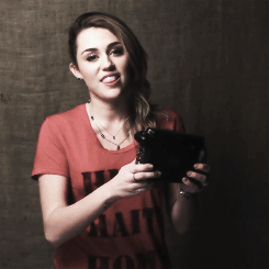 Miley Cyrus GIF. Artiesten Miley cyrus Gifs Miley 23 