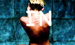 Miley Cyrus GIF. Artiesten Miley cyrus Gifs Wrecking ball 