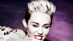 Miley Cyrus GIF. Artiesten Miley cyrus Gifs Wrecking ball 
