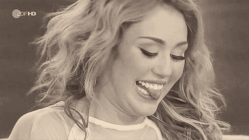 Artiesten Miley cyrus Gifs amas2013 wrecking ball 