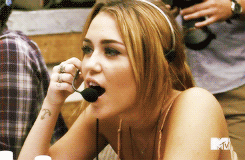 Miley Cyrus GIF. Dansen Artiesten Mean girls Miley cyrus Gifs Realitytvgifs Ouderschap 