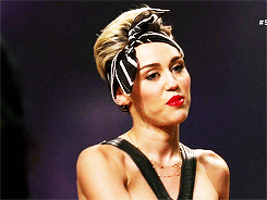 Miley Cyrus GIF. Artiesten Schattig Miley cyrus Gifs De mijne Wrecking ball Bangerz 