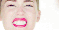Britney Spears GIF. Muziek Beroemdheden Artiesten Britney spears Miley cyrus Gifs Miley Cyrus 