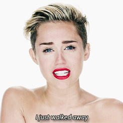 Miley Cyrus GIF. Artiesten Miley cyrus Gifs Miley Cyrus Destiny hope cyrus Weinig miley 