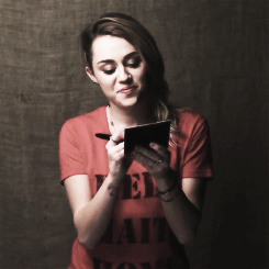 Miley Cyrus GIF. Artiesten Miley cyrus Snor Gifs 