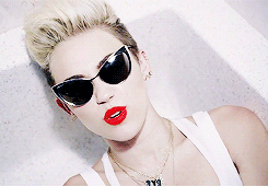 Miley Cyrus GIF. Artiesten Miley cyrus Gifs 2013 Snl 