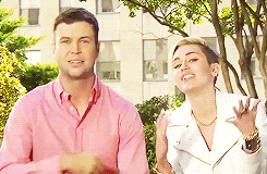 Miley Cyrus GIF. Artiesten Miley cyrus Gifs Wrecking ball 