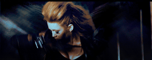 Liefde Artiesten Miley cyrus Gifs VEVO zwart en wit muziekvideo wrecking ball bangerz 