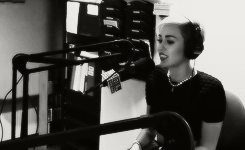 Miley Cyrus GIF. Artiesten Miley cyrus Gifs Lot Miley Cyrus Miley ray cyrus Destiny hope cyrus 