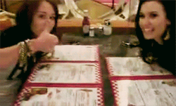 Miley Cyrus GIF. Liefde Artiesten Miley cyrus Gifs Reblog Diva Miley 23 Miley ray cyrus Orgulho 