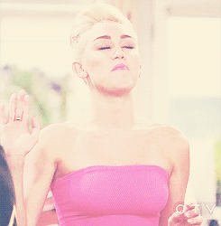 Miley Cyrus GIF. Artiesten Miley cyrus Gifs Dans 