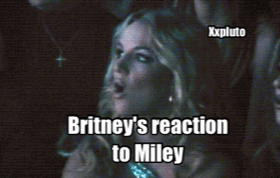 Miley Cyrus GIF. Muziek Artiesten Miley cyrus Tv Ruimte Gifs 2013 Katje Ama American music awards Abc 