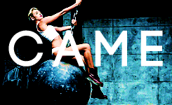Miley Cyrus GIF. Artiesten Miley cyrus Gifs Wrecking ball 