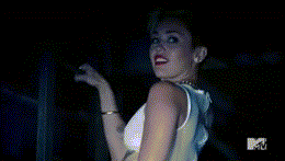 Miley Cyrus GIF. Dansen Artiesten Mean girls Miley cyrus Gifs Realitytvgifs Ouderschap 