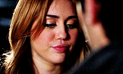 Miley Cyrus GIF. Artiesten Miley cyrus Gifs We cant stop 